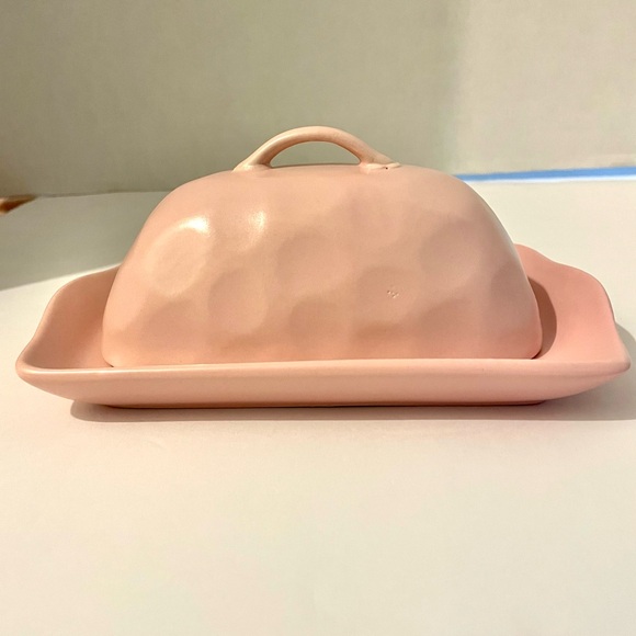 Isola Cucina Ceramic Pink Butter Dish Matte Finish Pressed Circles Shabby Chic - Picture 2 of 9